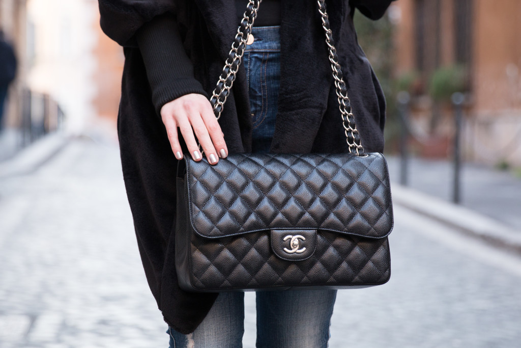 Lot - CHANEL 'Jumbo Classic' Black Shoulder Bag