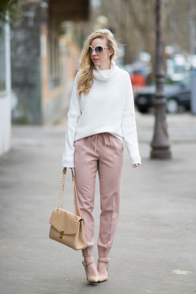 oversized white turtleneck sweater with pink pants, blush pink and beige  outfit, Louis Vuitton St. Germain dune bag, nude bow heels, how to wear  pink pants - Meagan's Moda