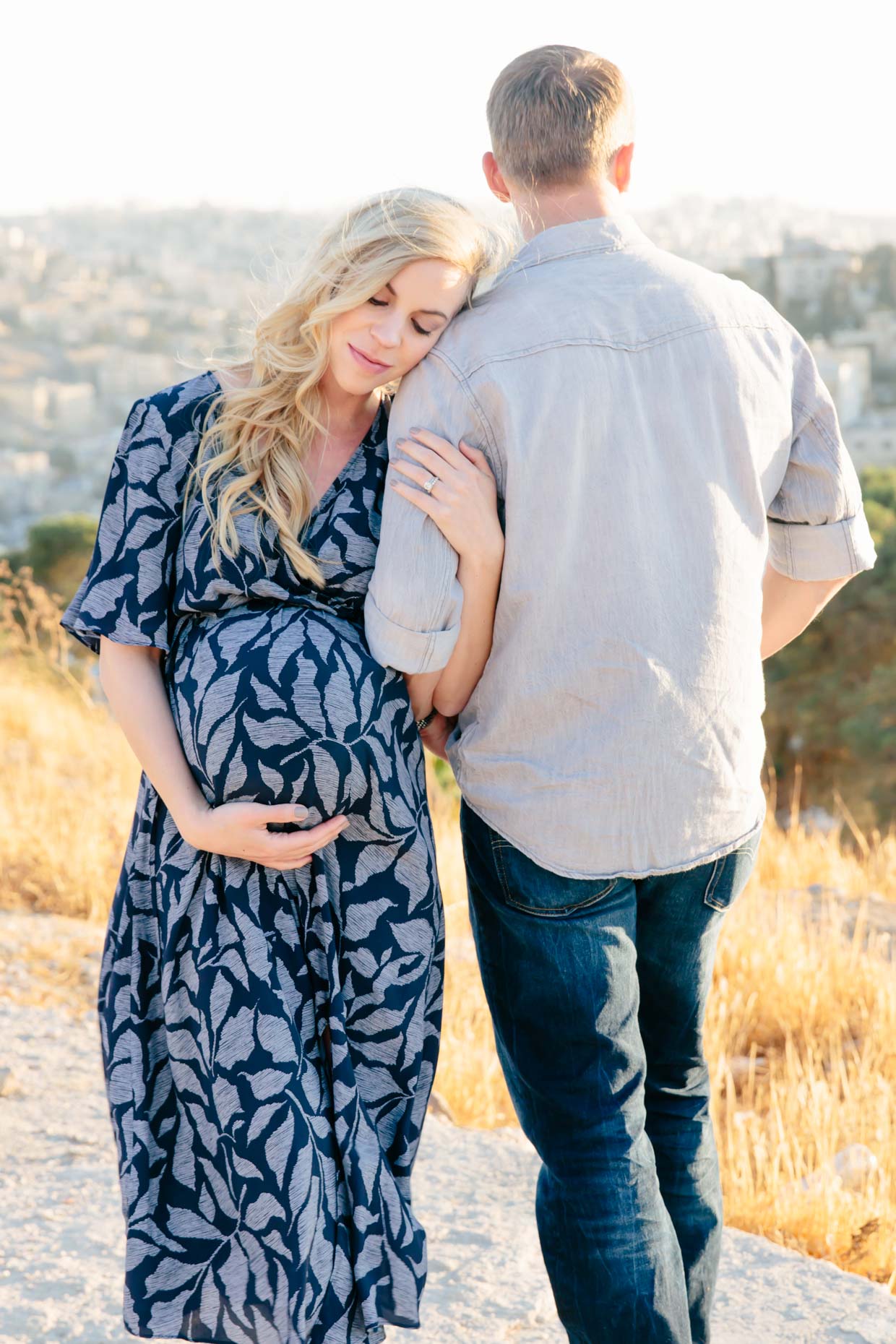 Aggregate more than 125 maternity couple photo poses latest - kidsdream ...