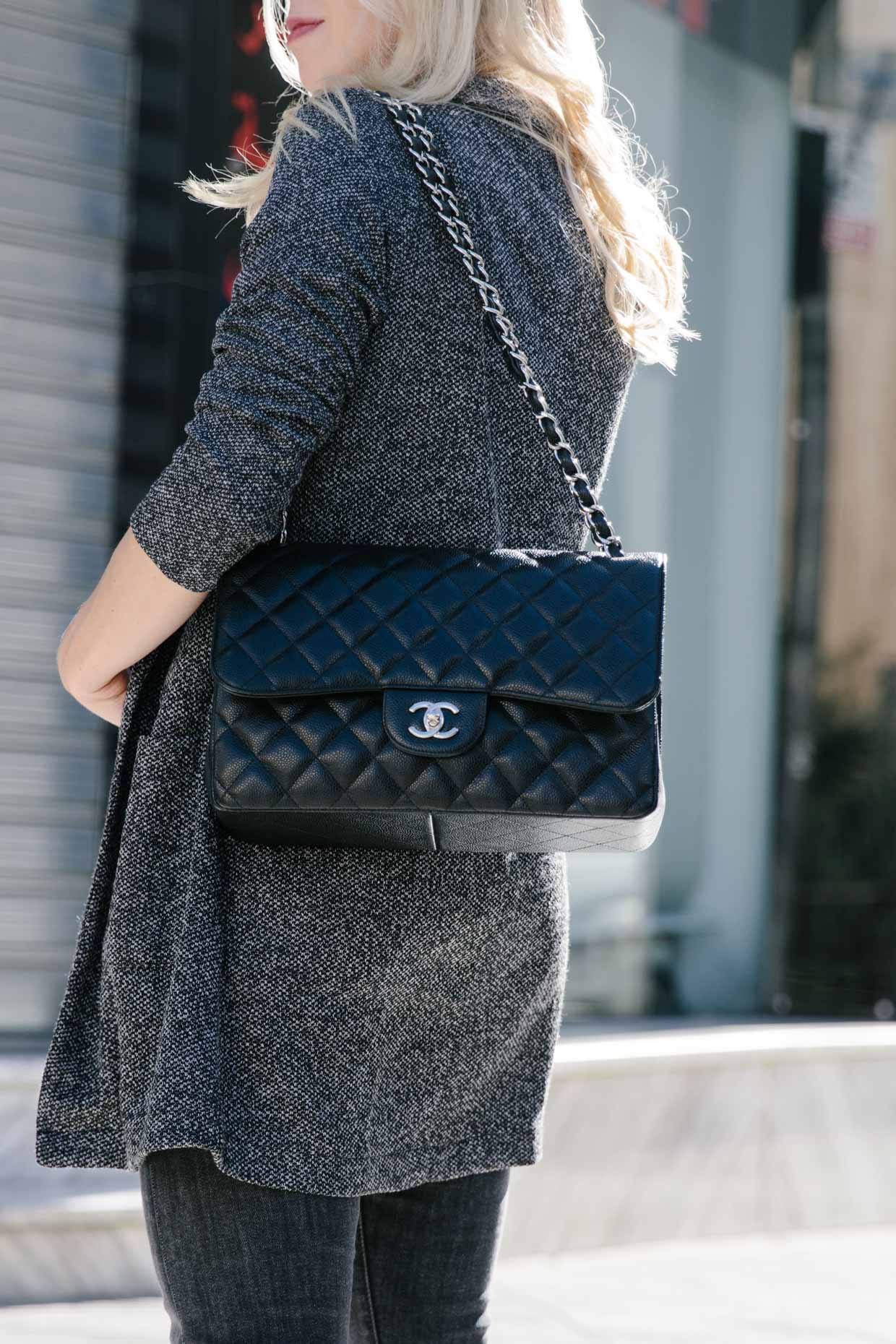 Chic outfit idea with long blazer and Chanel Jumbo classic bag