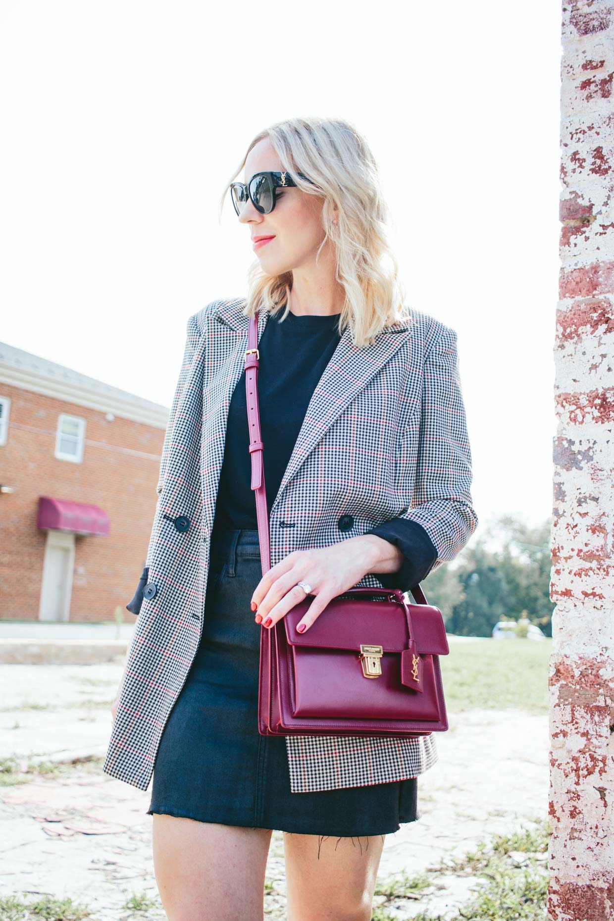 How to wear an oversized plaid blazer, oversized plaid blazer with vintage Louis  Vuitton Passy bag fall outfit - Meagan's Moda