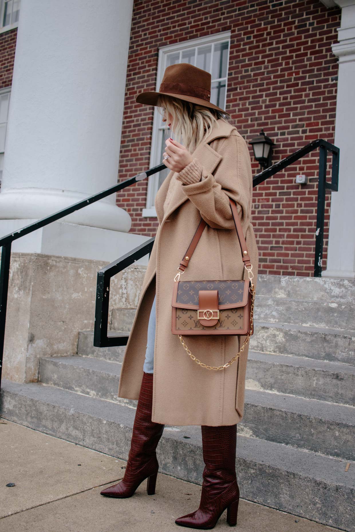 fashion-blogger-wearing-camel-coat-and-brown-louis-vuitton-shine