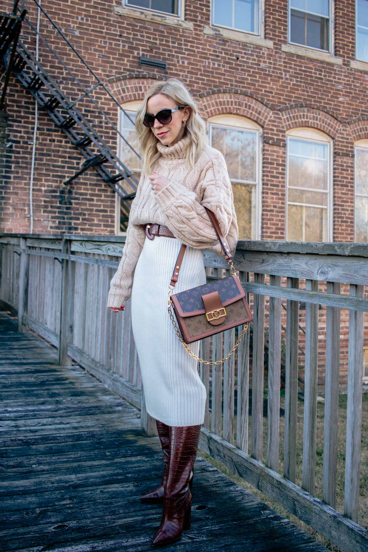 Meagan Brandon fashion blogger shows how to accessorize a winter