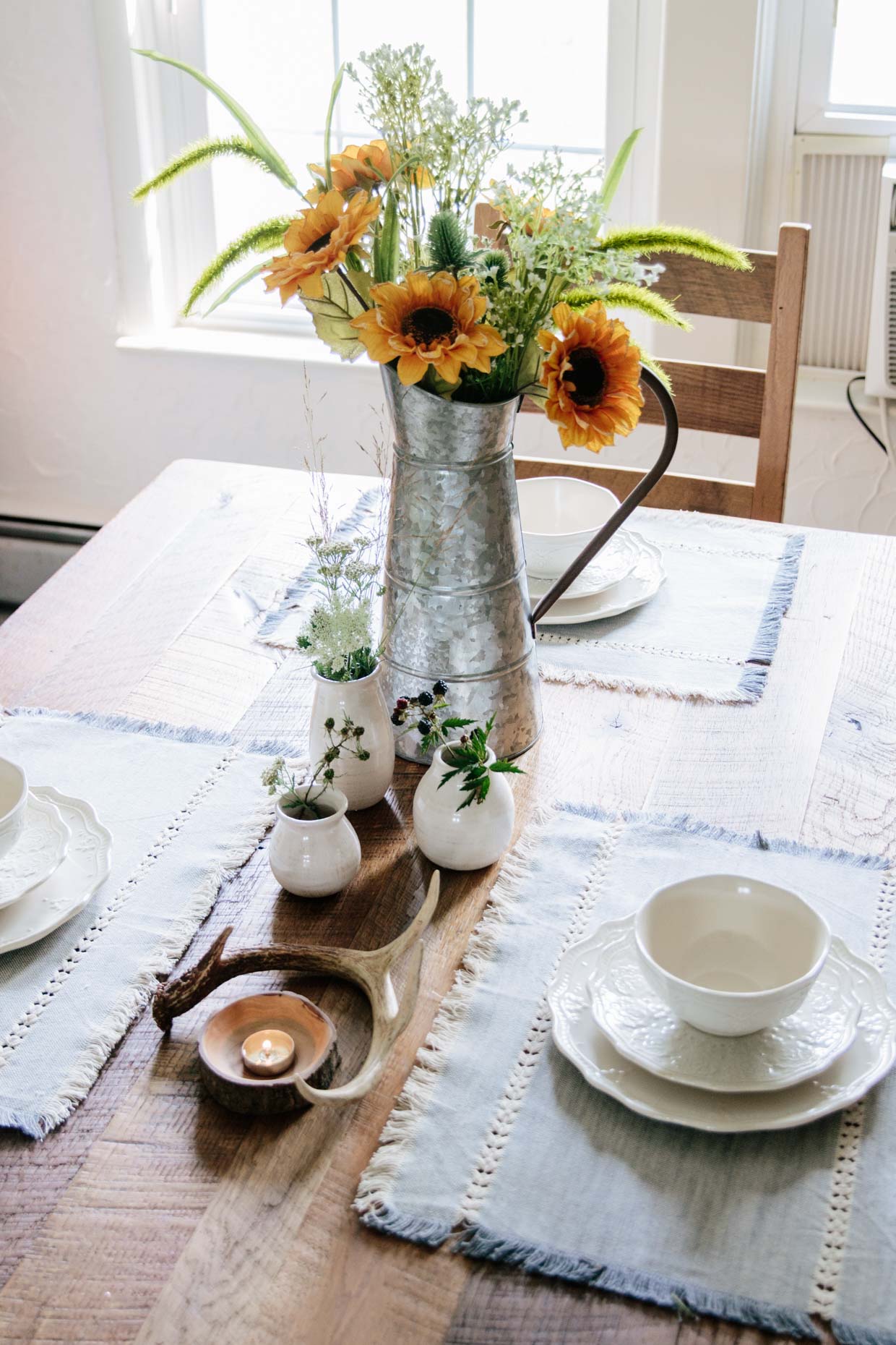 Meagan Brandon of Meagan's Moda shares farmhouse style decor using Walmart products, affordable and stylish farmhouse home decor from Walmart